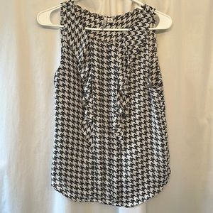 ELLE Houndstooth Top